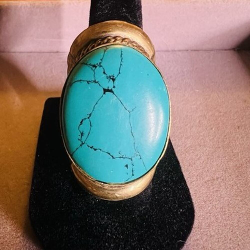 Gold Tone Oval Turquoise Bezel Set Engraved Band Statement Ring Size 8